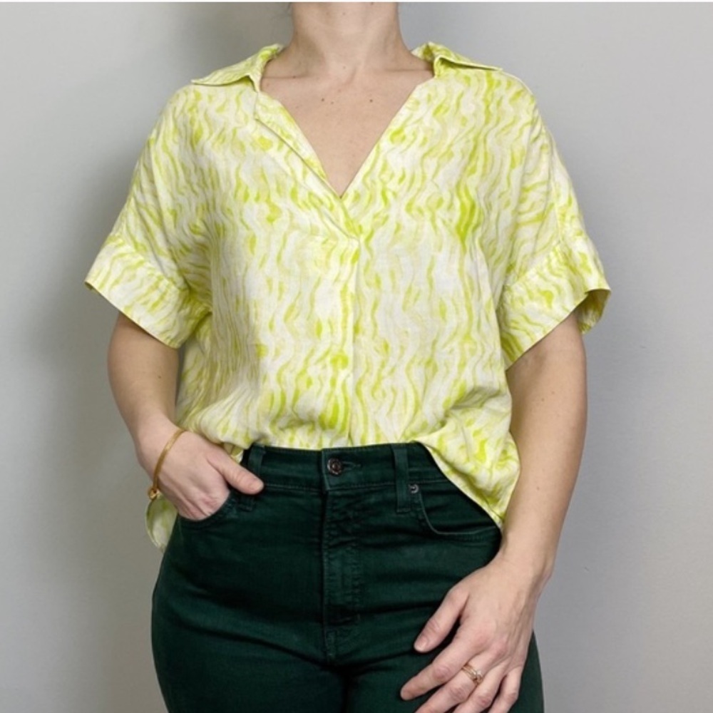 Hunter Bell Linen Blend Top Green/White Abstract Print Button-Back Blouse